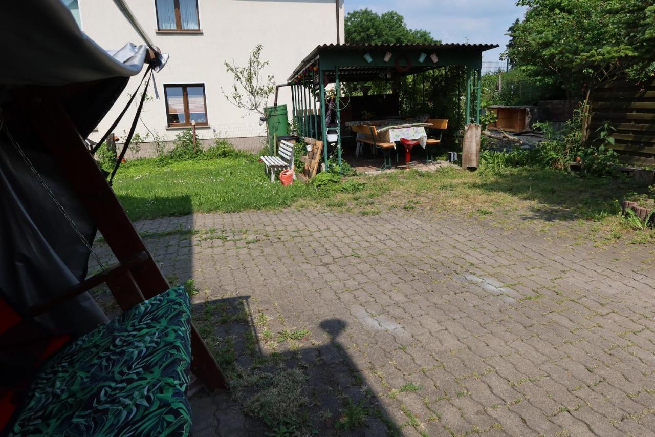 Ferienwohnung Im Einfamilienhaus, Automobil Und Robert Schumann Stadt Zwickau Exterior photo
